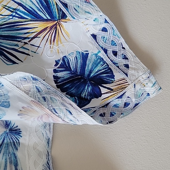 Chico's Palm Print Embroidered Open Front Kimono Size Medium - Picture 3 of 8